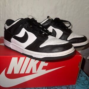 Kids Nike Panda dunks size 5Y